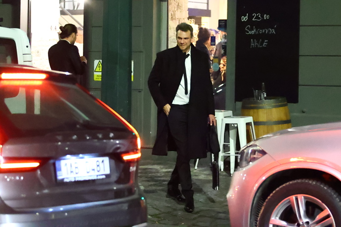 FOTO: Vojta Dyk na odchodu. – stránka 3