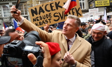 Filip Turek byl na Národní třídě v obležení davu.