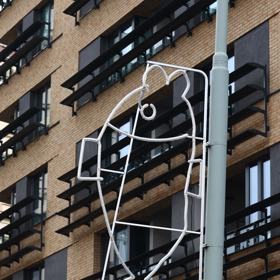 Vánoční světla v Praze 3 navrhly děti z tamních mateřských škol.