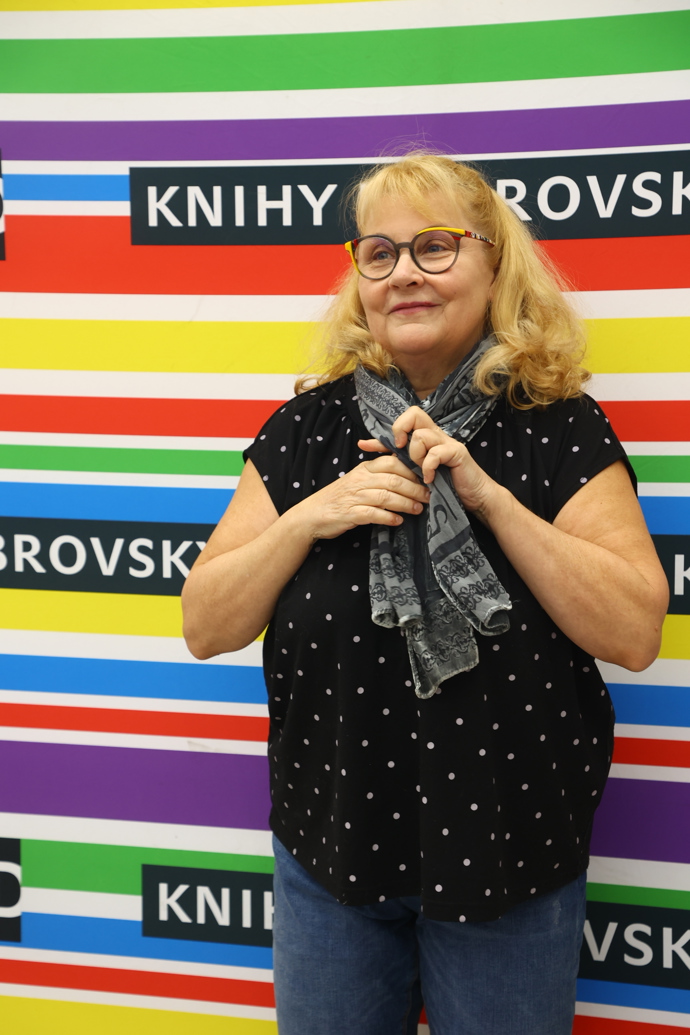 FOTO: Veronika Gajerová je oddlužená. – stránka 80