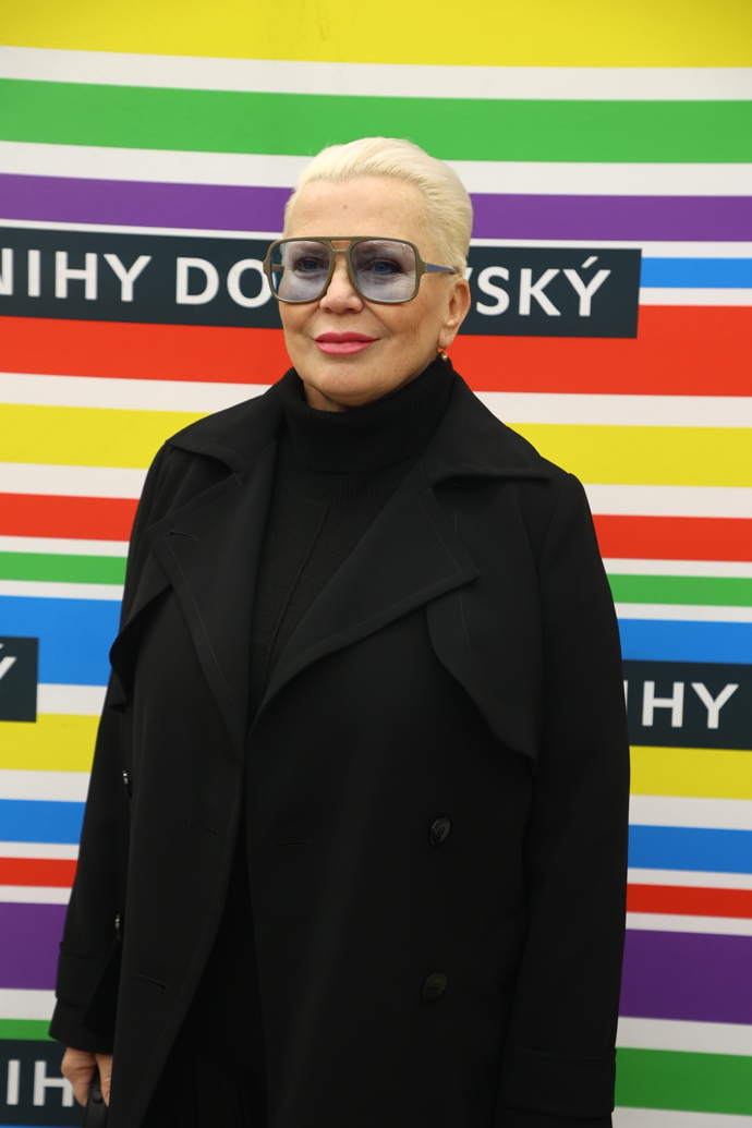 FOTO: Dorazila také Kateřina Kornová. – stránka 63