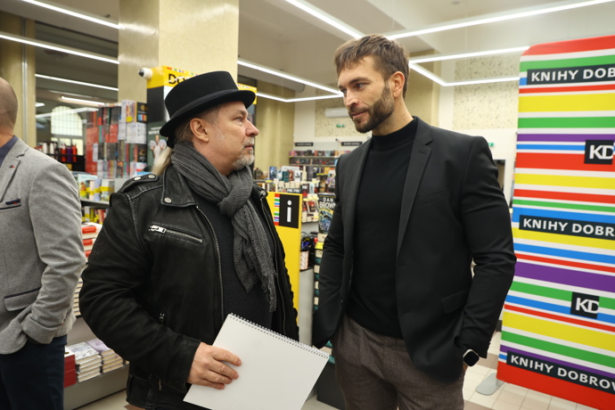 FOTO: Petr Kolář s Jakubem Mádlem. – stránka 54