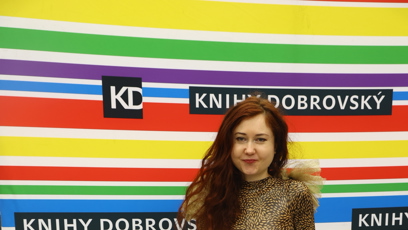 FOTO: Eva Toulová opět oblékla bizarní outfit.