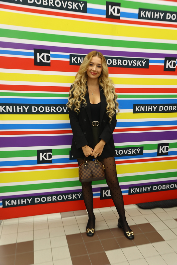 FOTO: Nicole Šáchová na Muži roku. – stránka 19