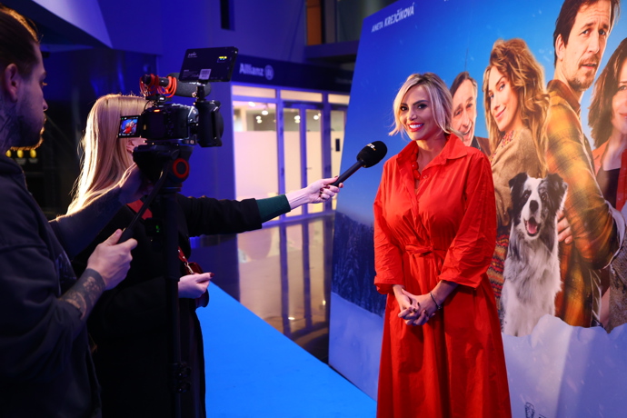 FOTO: Denise Ayverdi při rozhovoru pro eXtra.cz. – stránka 5