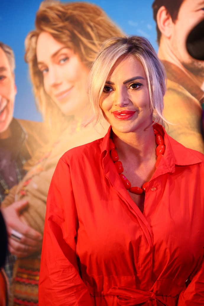 FOTO: Denise Ayverdi na premiéře filmu Na horách. – stránka 4