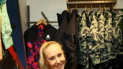 FOTO: Denisa Grossová ve společnosti.