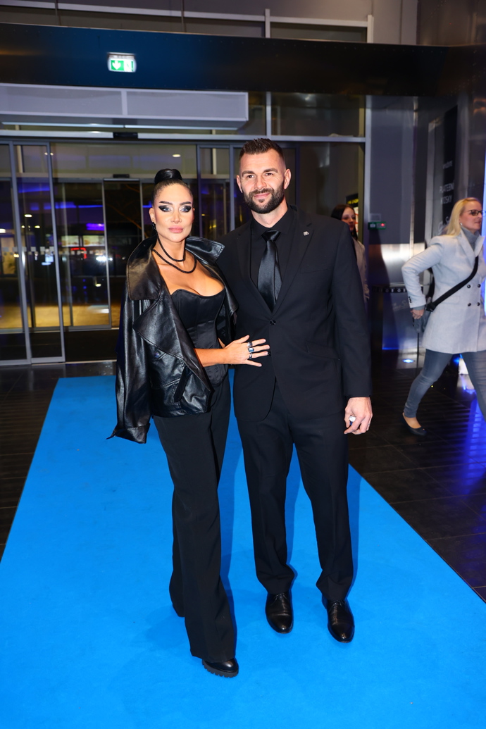 FOTO: Dorazila Andrea Pomeje s manželem Petrem Plačkem. – stránka 6