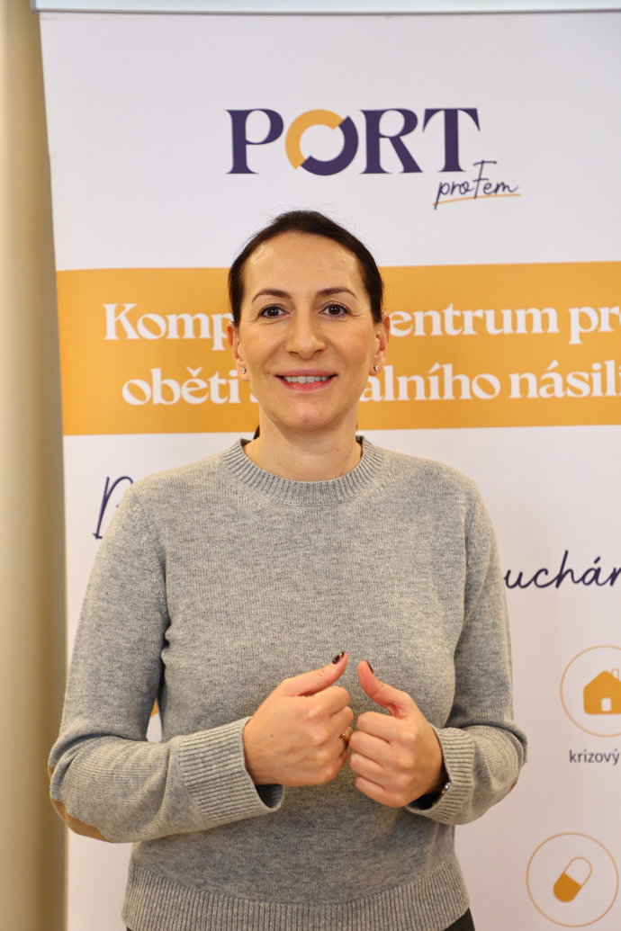 FOTO: Alexandra Udženija na představení krizového bytu orgamizace proFem. – stránka 1