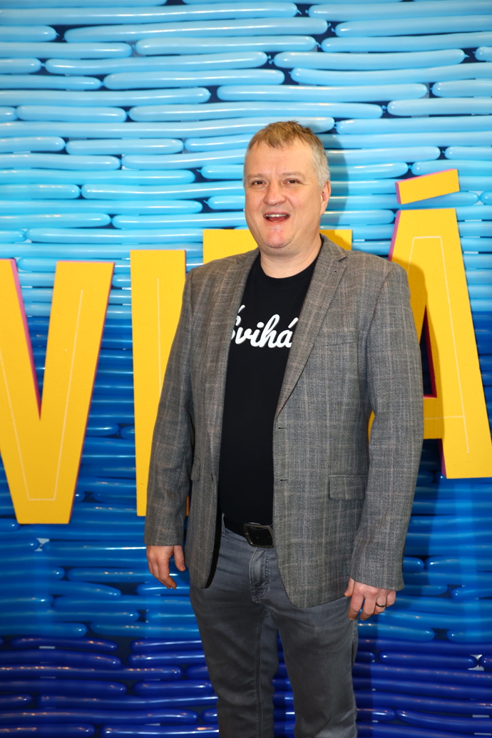 FOTO: Tomáš Jeřábek si zahrál v novém filmu Šviháci. – stránka 13