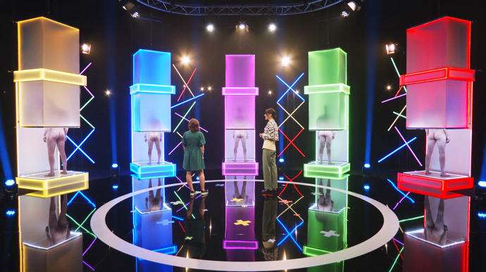 FOTO: Pozadí nápadníků. – stránka 15