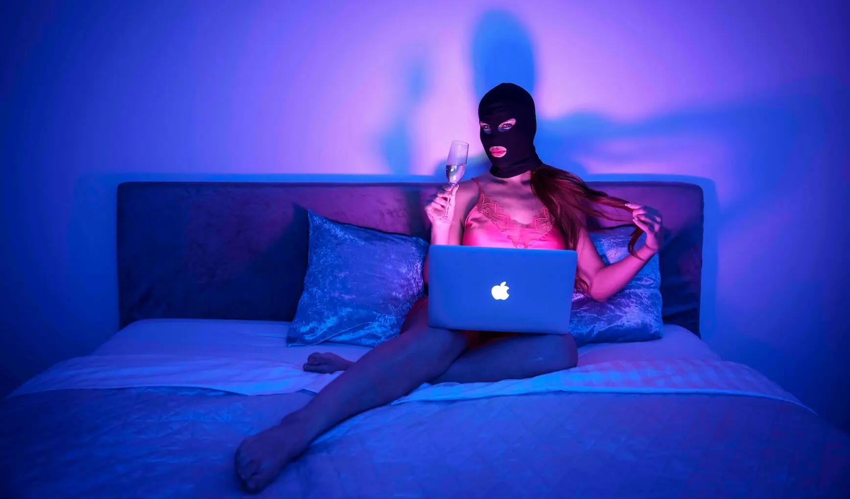 FOTO: Virtuální přítelkyně