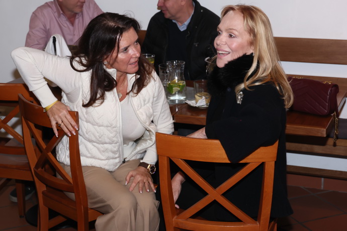 FOTO: Dagmar Havlová na křtu knihy Za hranice odolnosti. – stránka 5