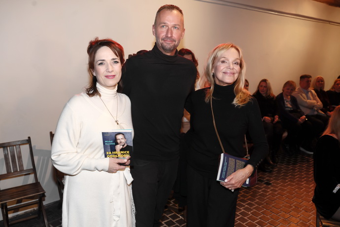 FOTO: Dagmar Havlová na křtu knihy Za hranice odolnosti. – stránka 3