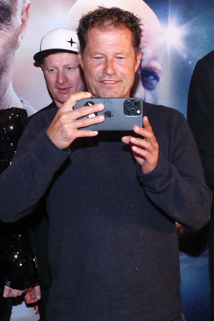 FOTO: Hvězdný Til Schweiger na premiéře filmu Neporazitelní. – stránka 8