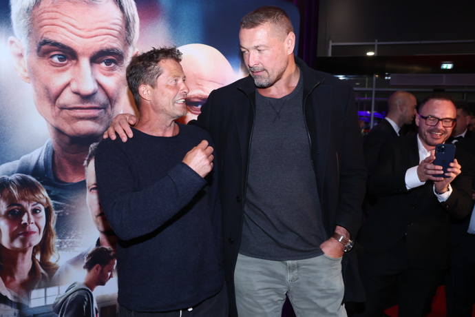 FOTO: Til Schweiger s Petrem Jáklem na premiéře filmu Neporazitelní. – stránka 1