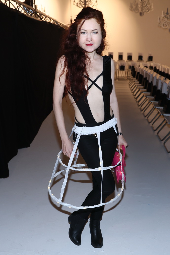 FOTO: Eva Toulová měla problém na přehlídce Debbie Brown. – stránka 7