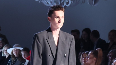 FOTO: Z módní přehlídky Debbie Brown.