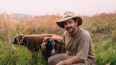 FOTO: Vojta Kotek přišel o jednu ze svých oveček.