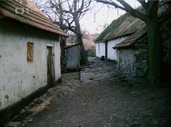 FOTO: Ikonická chalupa dědy Komárka. – stránka 1