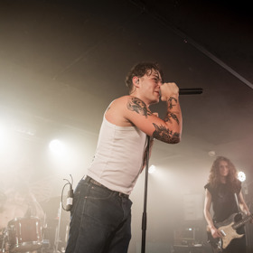 Šimon Opp na svém koncertu. 