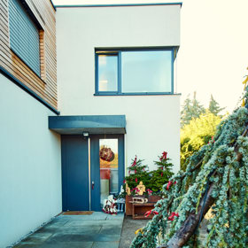 Vánoce na vás dýchnou už během příchodu k domu. 