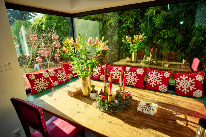 FOTO: Jídelní stůl. – stránka 4