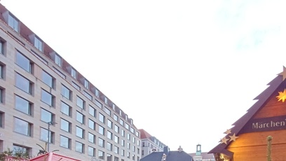 FOTO: Děti se na vánočních trzích v Drážďanech mohou svézt ve vláčku. Jedna jízda vyjde na 2,50 euro. Čtyři okruhy pak na 8 eur.