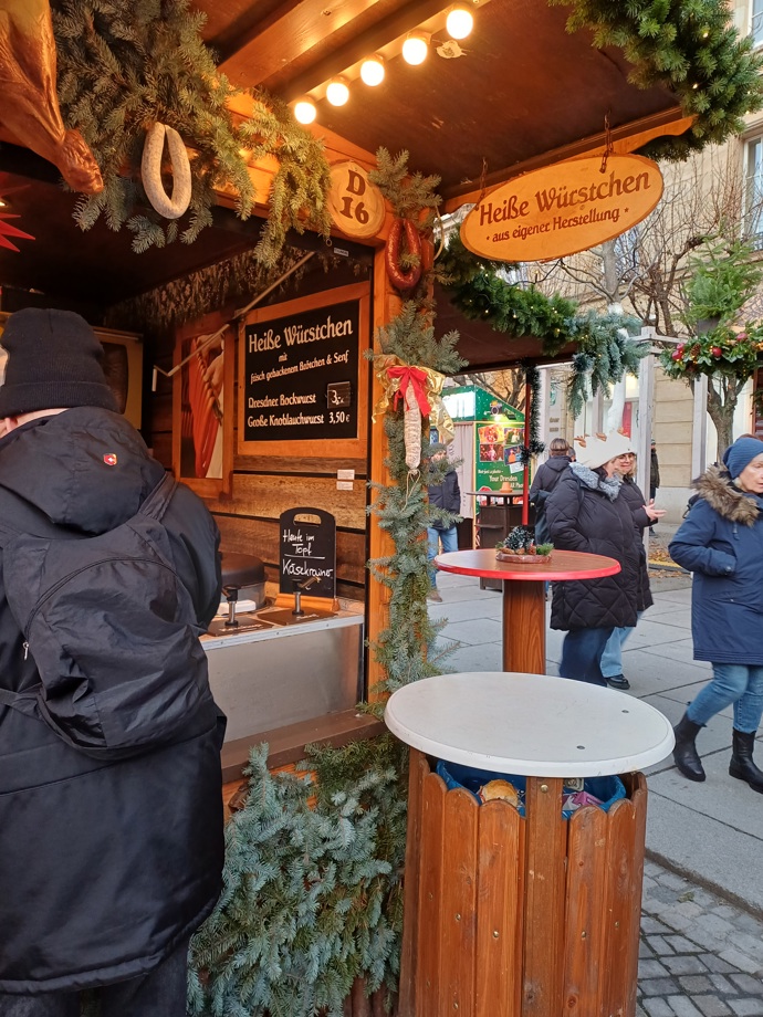 FOTO: V Drážďanech už odstartovaly vánoční trhy. – stránka 19