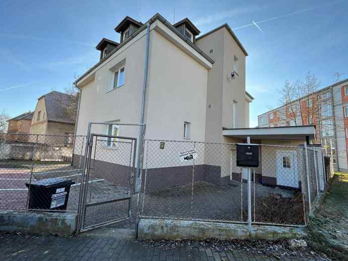 FOTO: Bytová jednotka Karlose Vémoly. – stránka 8