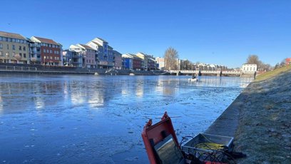 FOTO: Policisté vytáhli tělo muže z řeky Otavy.