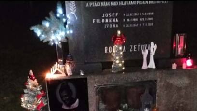 FOTO: Hrobeček Heleny Zeťové.