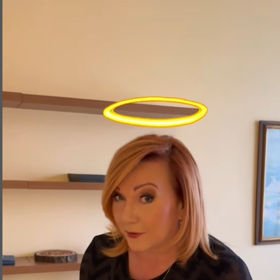 Alena Schillerová má ráda andělíčky.