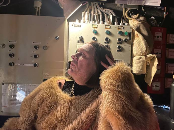 FOTO: David Matásek se vyfotil v reakci na Macinku jako "neobyčejný člověk". – stránka 8