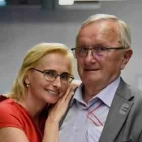 Zemřel otec Kateřiny Konečné Karel Konečný.