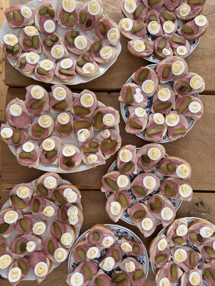 FOTO: Petr Fiala udělal na Silvestra chlebíčky. – stránka 4