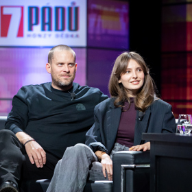 Jakub Prachař a Sara Sandeva v shoe 7 Pádů Honzy Dědka.