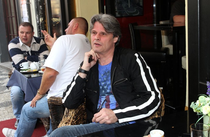 FOTO: Tomáš Skuhravý. – stránka 1