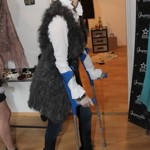 Andrea Verešová si také nenechala ujít společenskou akci na podpatcích, byť byla toho času o berlích. 