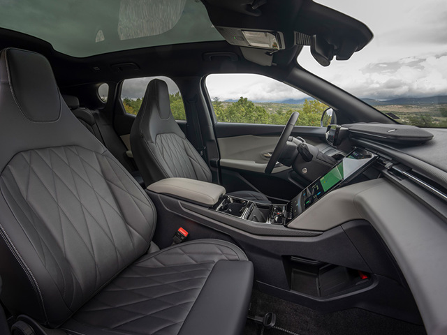 Na roadtrip s Nikol Švantnerovou, díl 2: Jak v autě vytvořit praktické zóny?