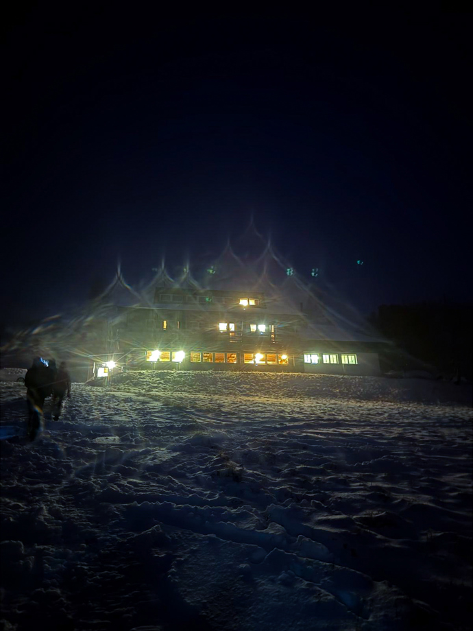 FOTO: Takhle vypadá večer. – stránka 23