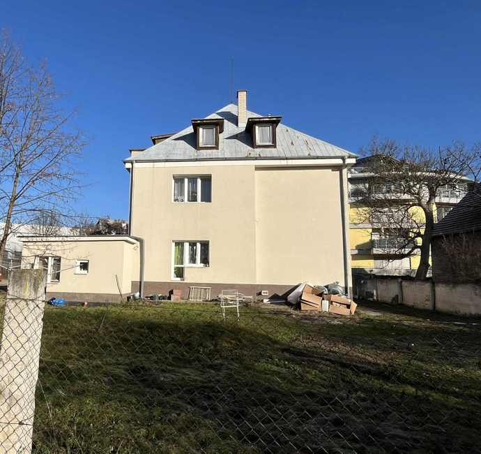 FOTO: Koupě bytů měla Terminátorovi zajistit spokojený důchod. – stránka 19