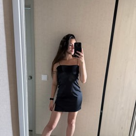 Theresa je krásná žena.