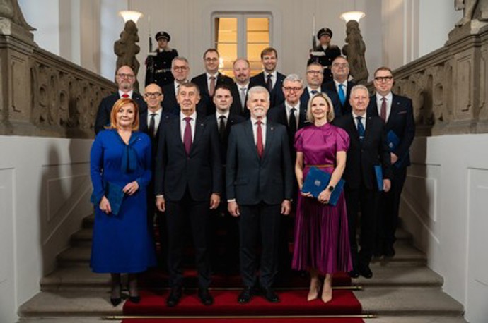 FOTO: Alena Schillerová a Zuzana Mrázová rozzářily Pražský hrad. – stránka 1