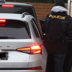 Karlose Vémolu odvezli.