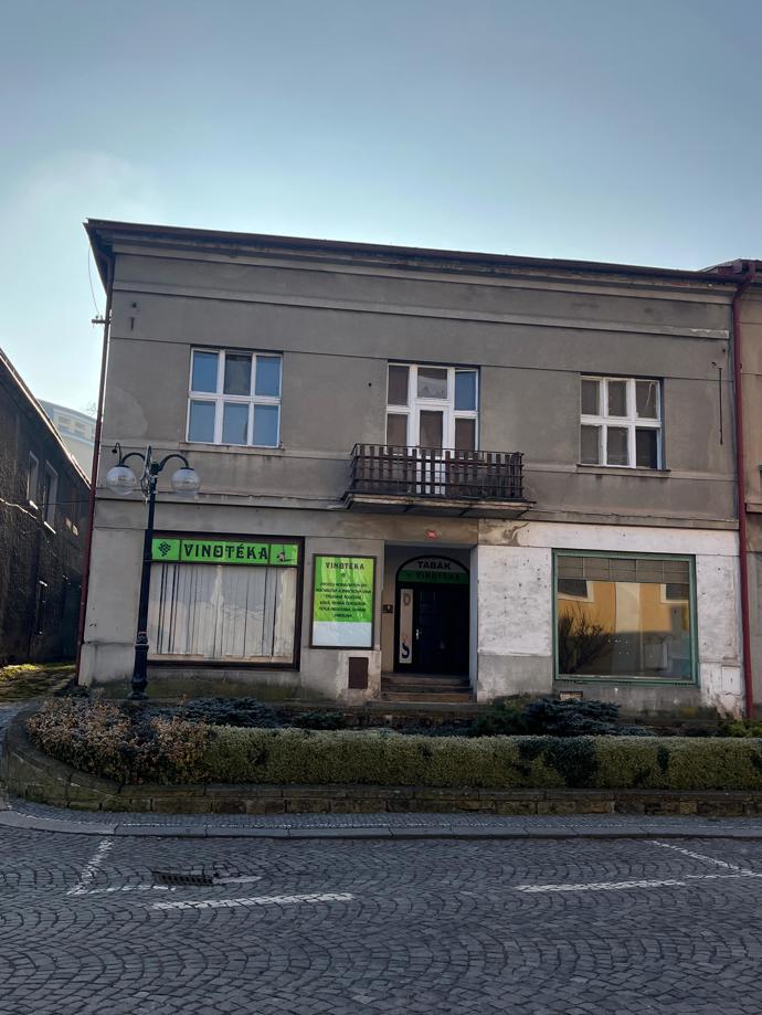 FOTO: Karlos Vémola si pořídil dvoupatrový dům s pozemkem. – stránka 9