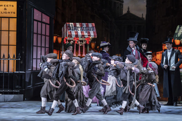 FOTO: Záběry z klasického představení Louskáček v podání  Anglického národního baletu. – stránka 6