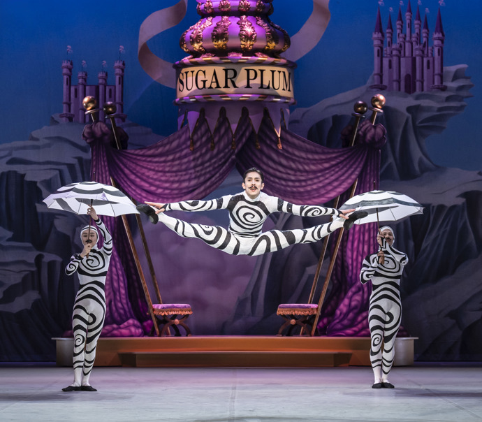 FOTO: Záběry z klasického představení Louskáček v podání  Anglického národního baletu. – stránka 4