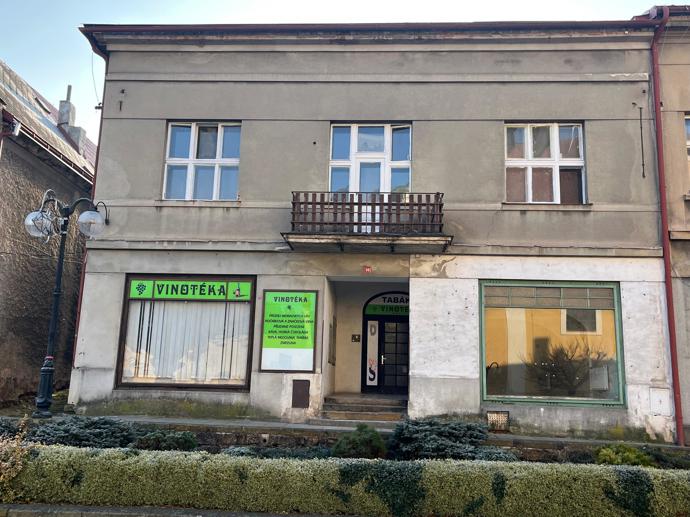 FOTO: Karlos Vémola si kvůli koupi domu vzal hypoteční úvěr. – stránka 6