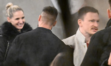 Mia byla v jednom kole.